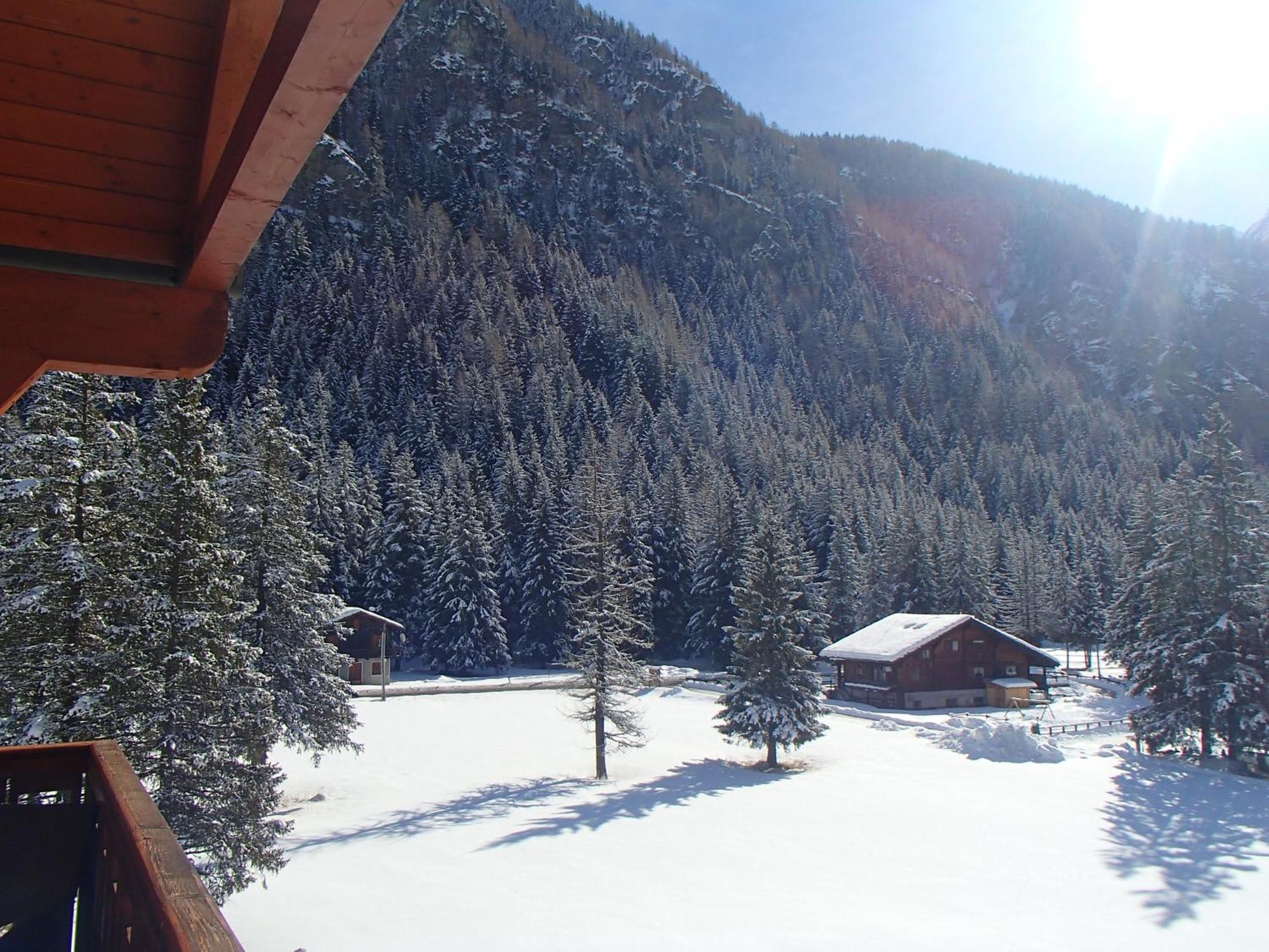 Le Rocher Hotel Champoluc Bagian luar foto