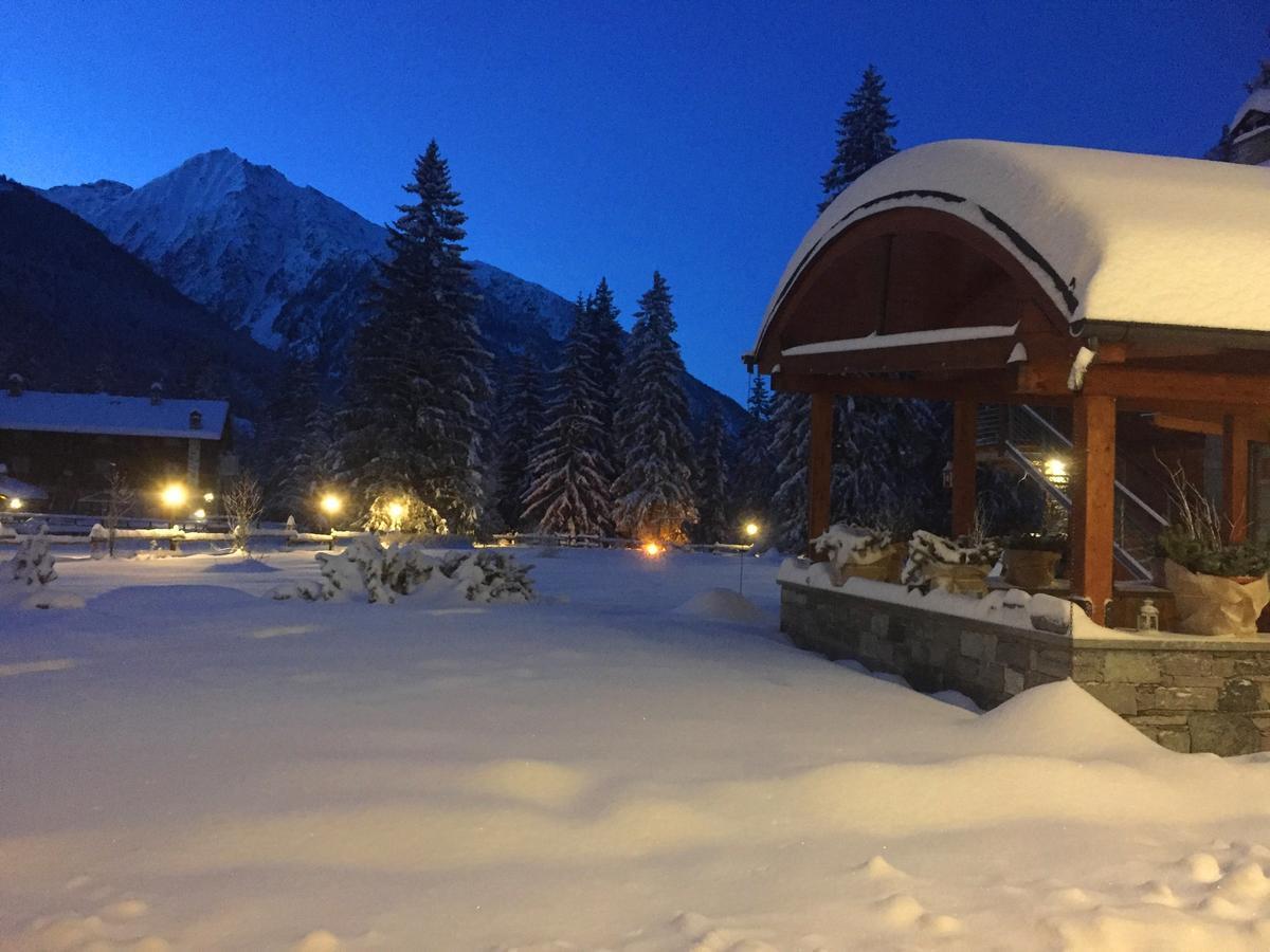 Le Rocher Hotel Champoluc Bagian luar foto